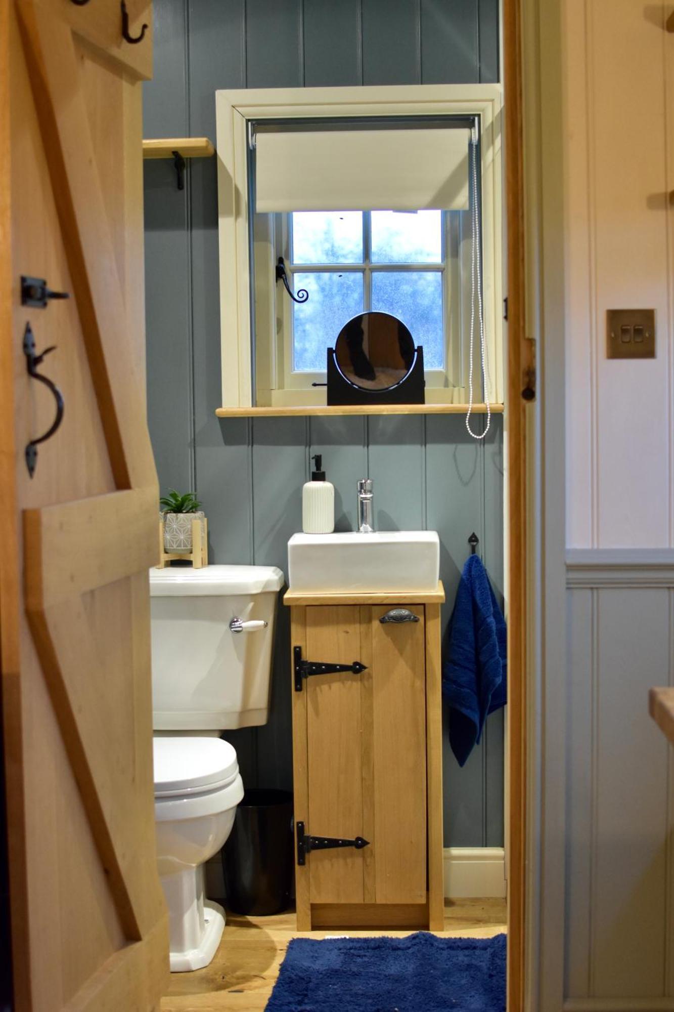 The Deer Hut Apartment Burpham Bagian luar foto